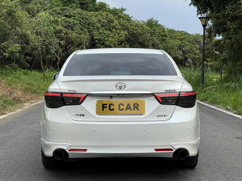 Toyota Reiz