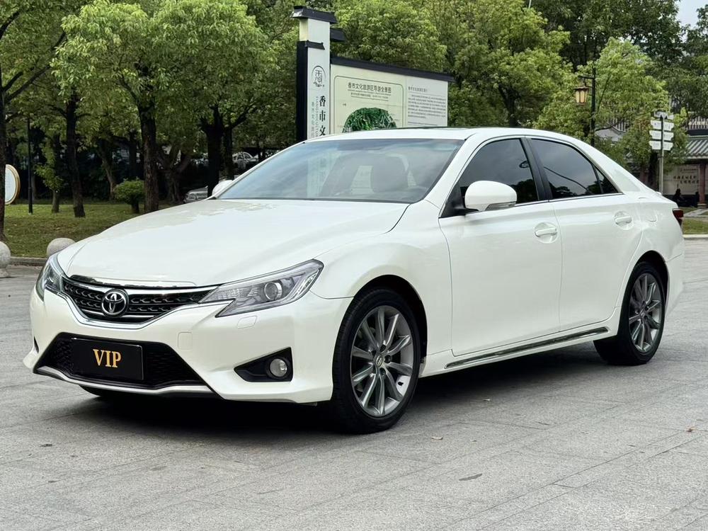 Toyota Reiz