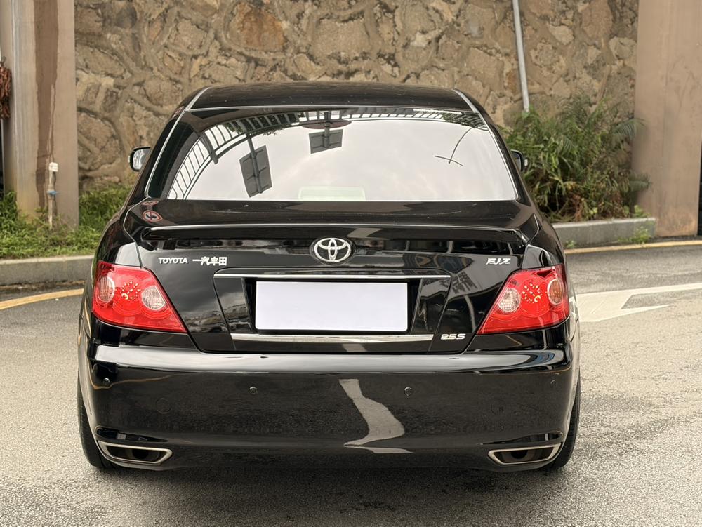 Toyota Reiz