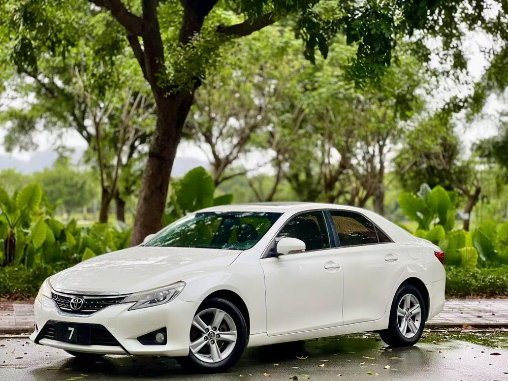 Toyota Reiz