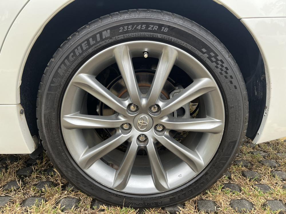 Toyota Reiz