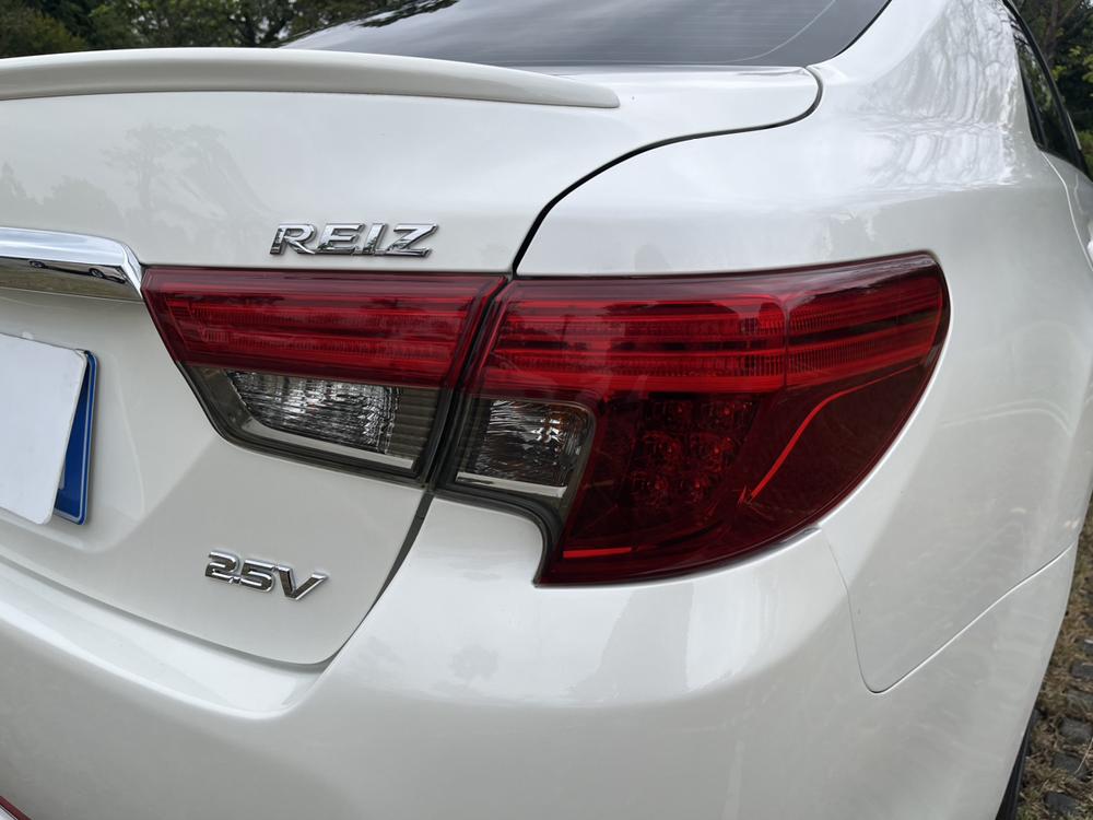 Toyota Reiz
