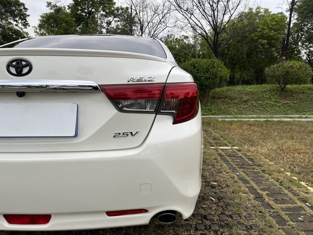 Toyota Reiz