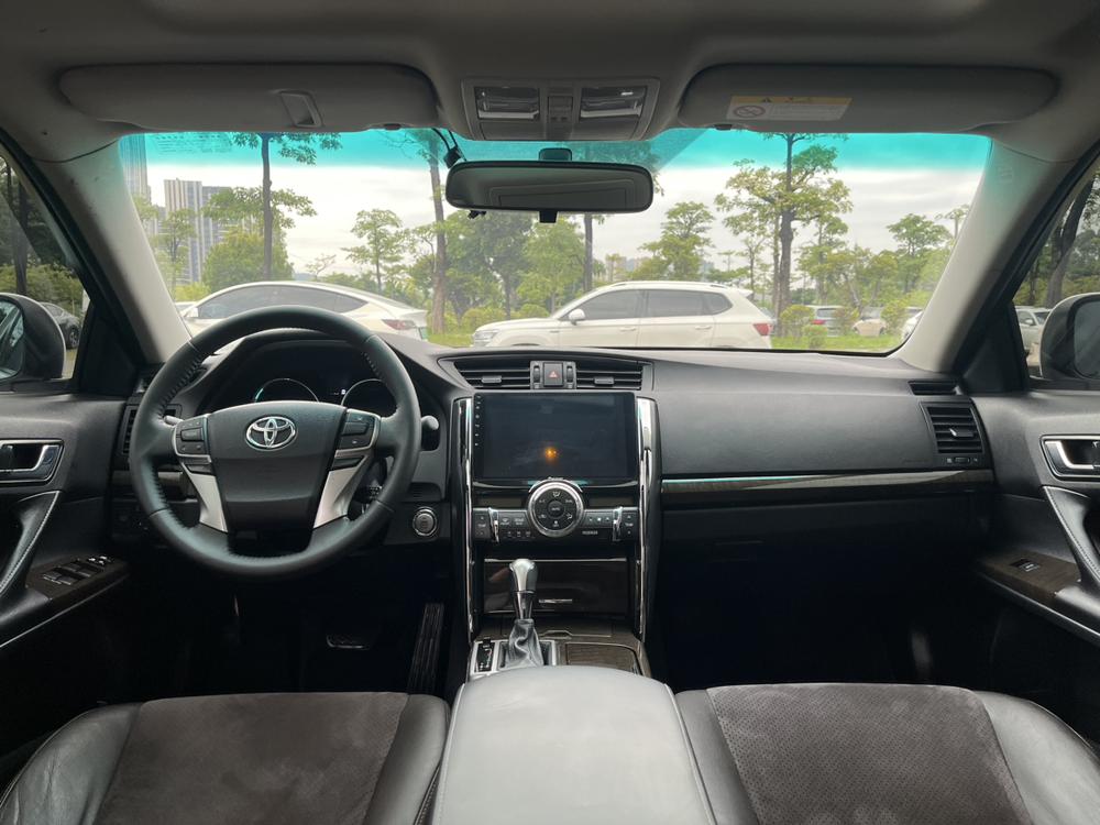 Toyota Reiz