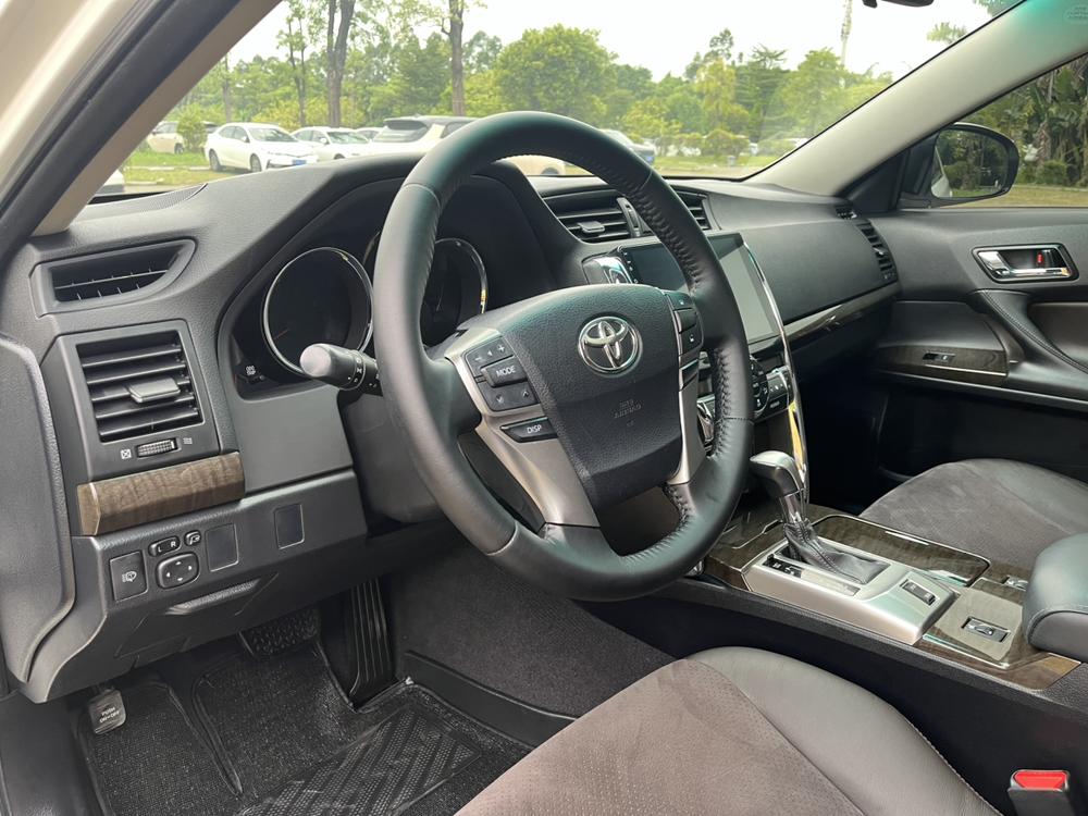 Toyota Reiz