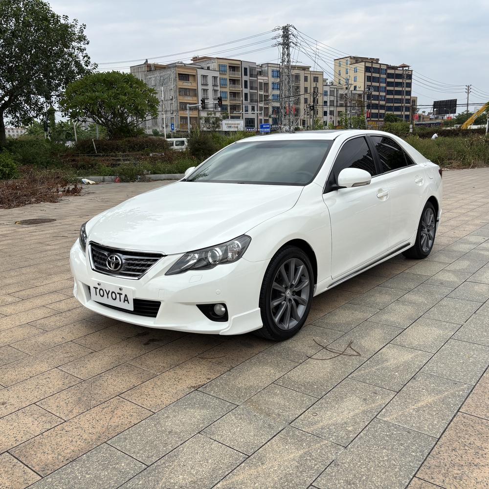 Toyota Reiz