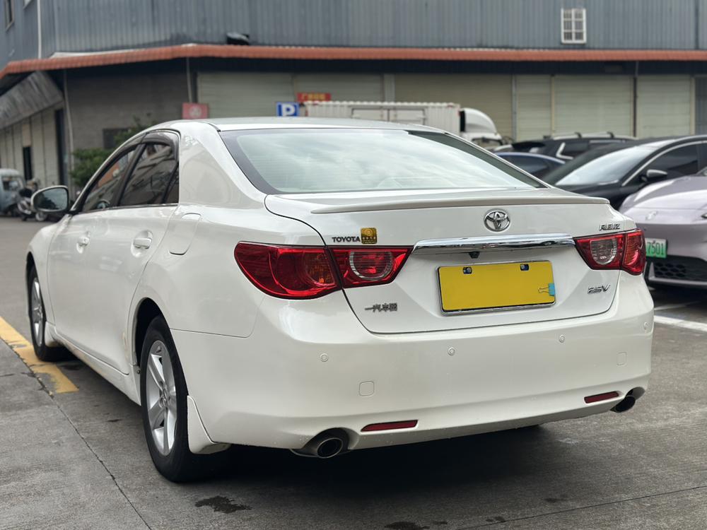 Toyota Reiz