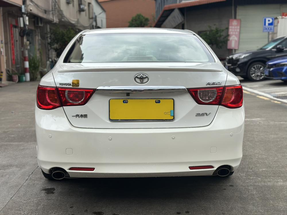 Toyota Reiz