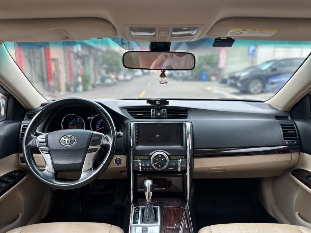 Toyota Reiz
