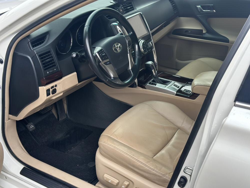 Toyota Reiz