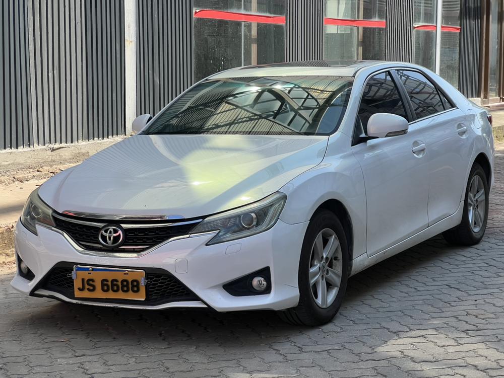 Toyota Reiz