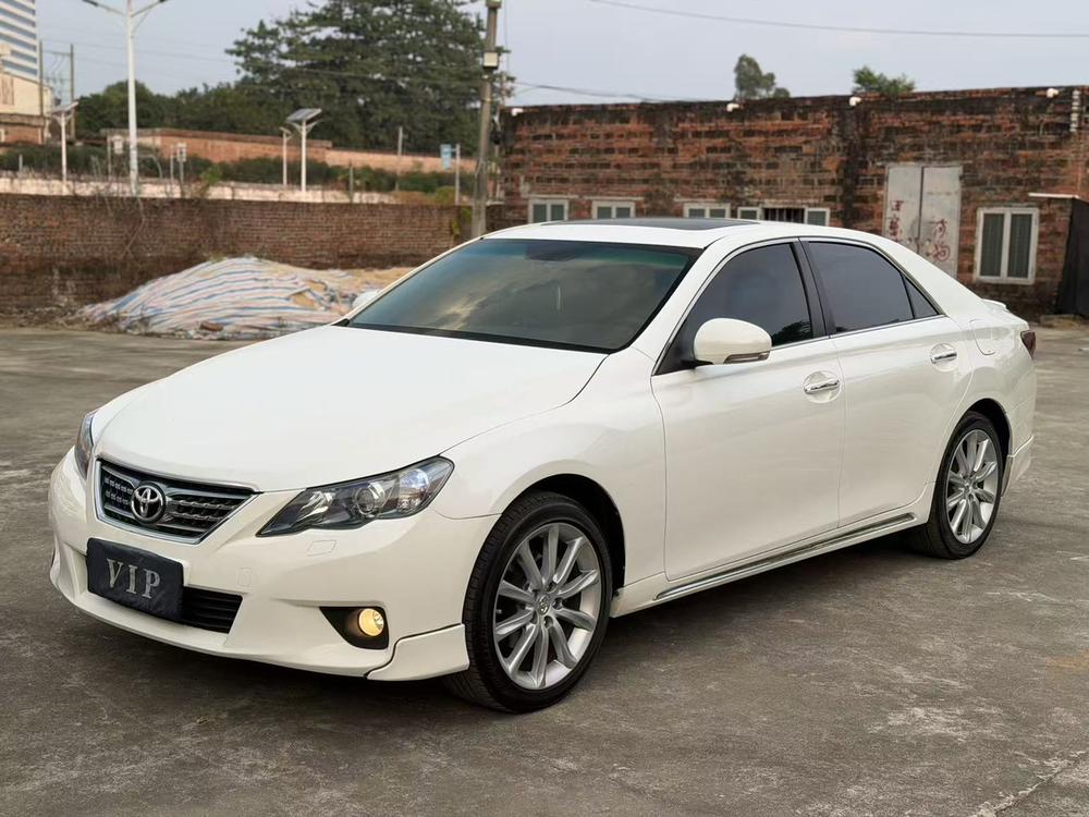 Toyota Reiz