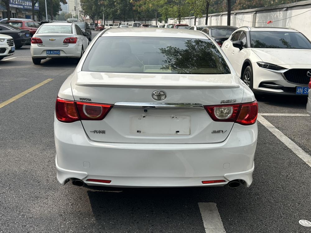 Toyota Reiz