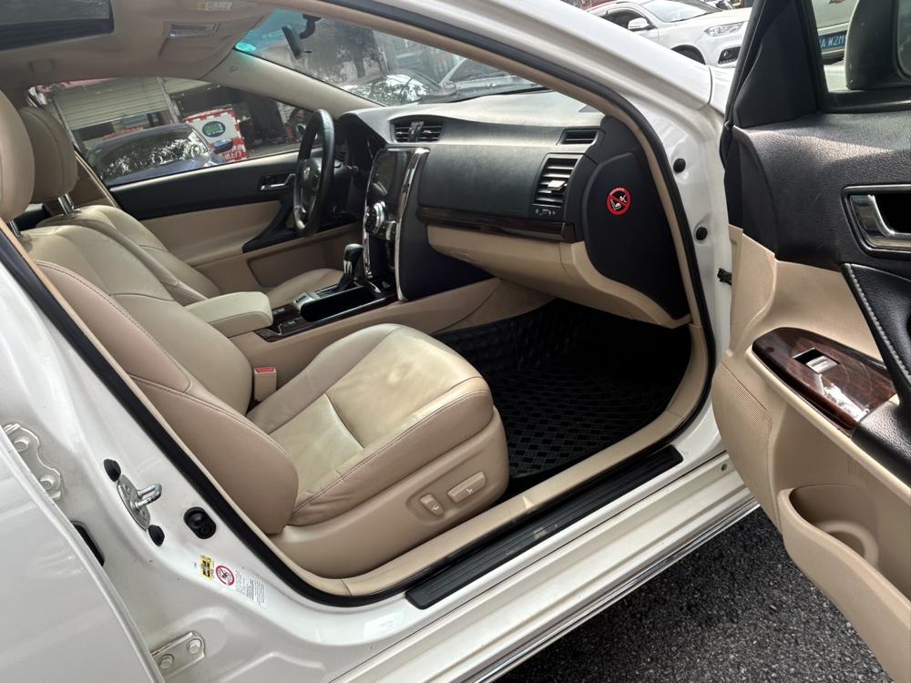 Toyota Reiz