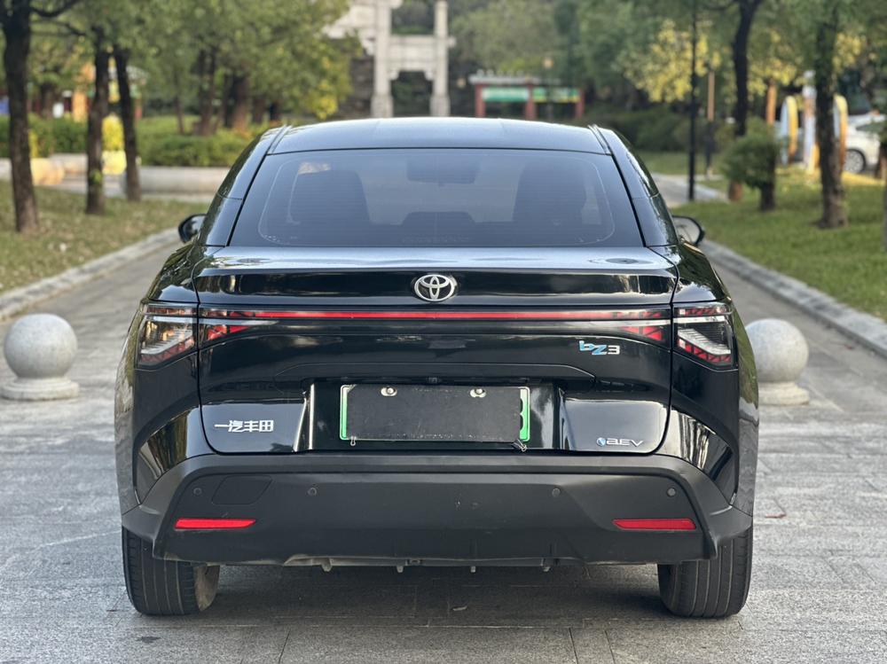 Toyota Toyota bZ3