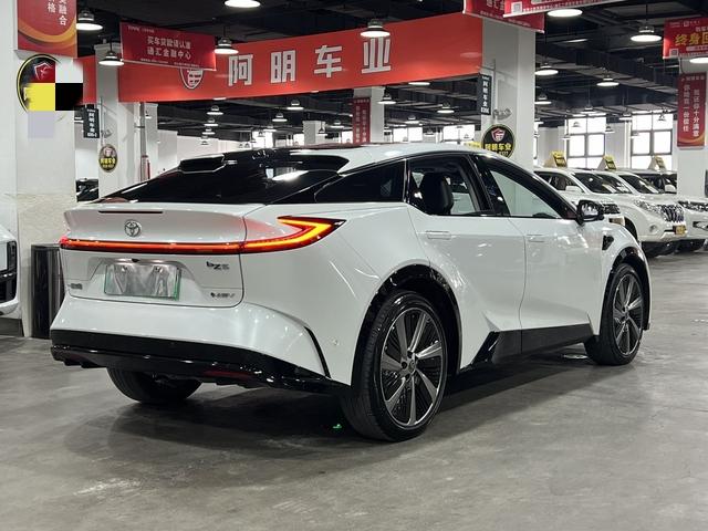 Toyota Toyota bZ5