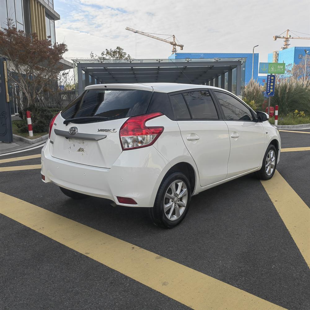 Toyota Yaris L