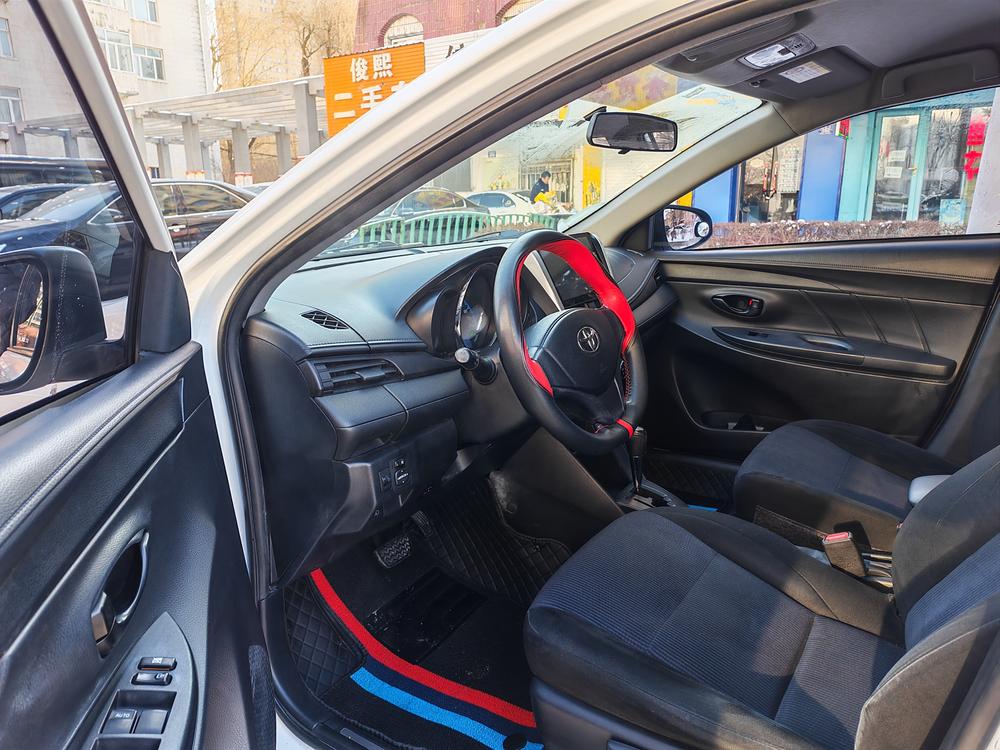 Toyota Yaris L