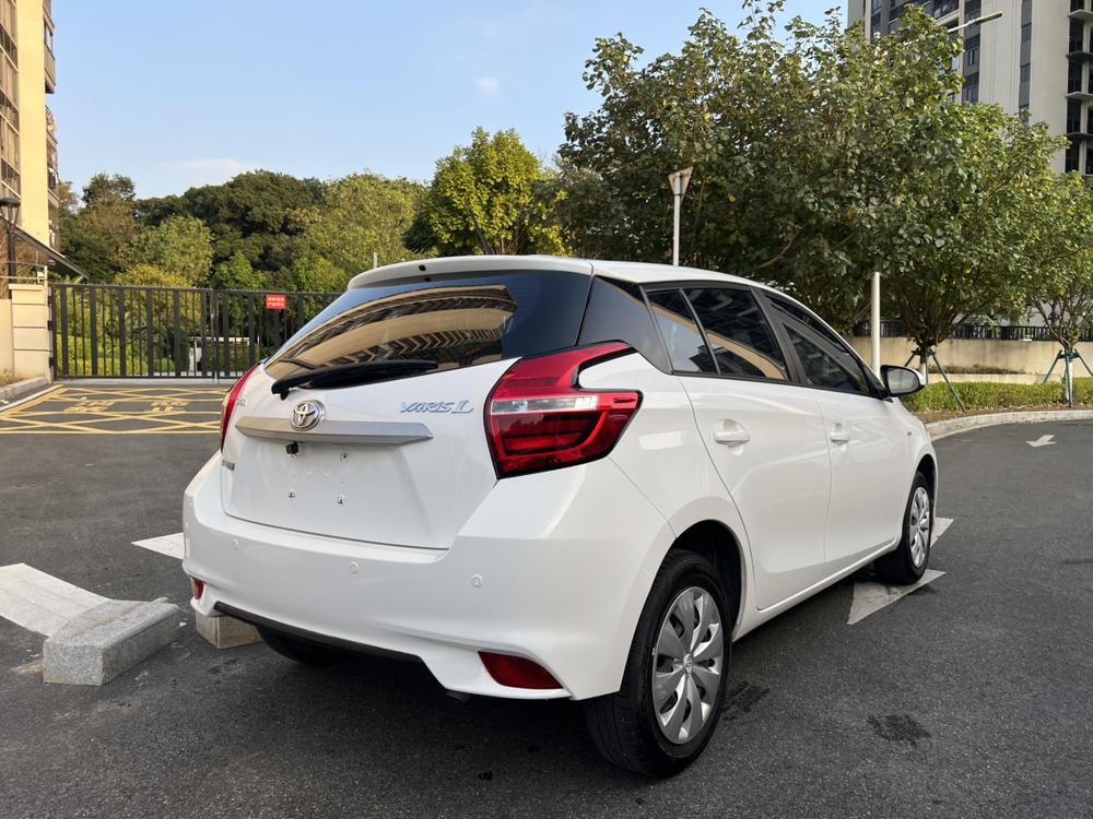 Toyota Yaris L