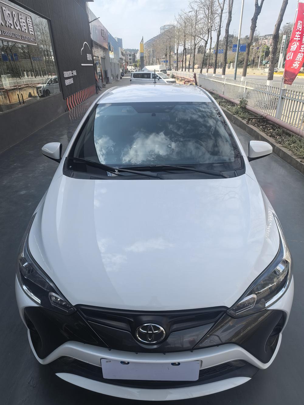 Toyota Yaris L