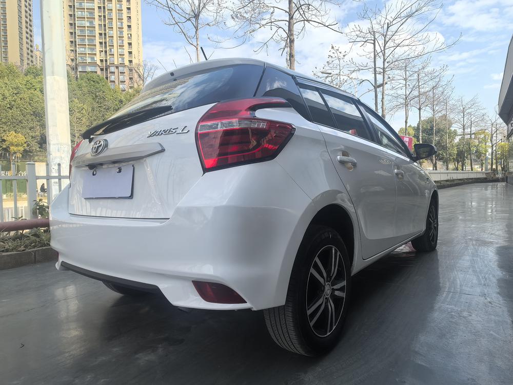 Toyota Yaris L