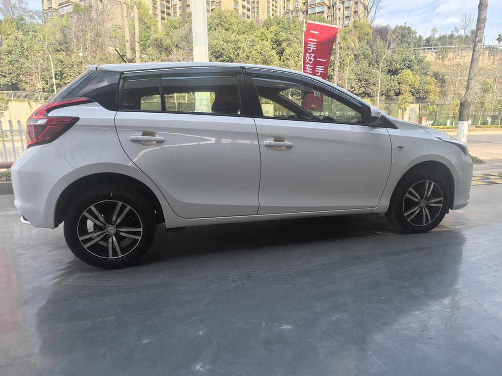Toyota Yaris L