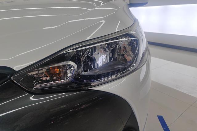 Toyota Yaris L