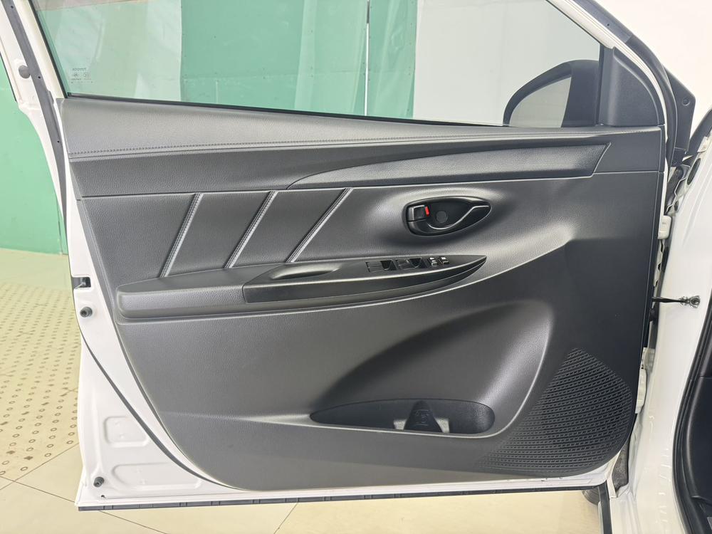 Toyota Yaris L
