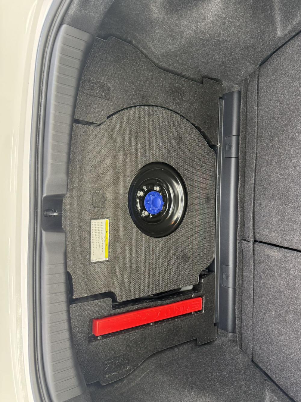 Toyota Yaris L