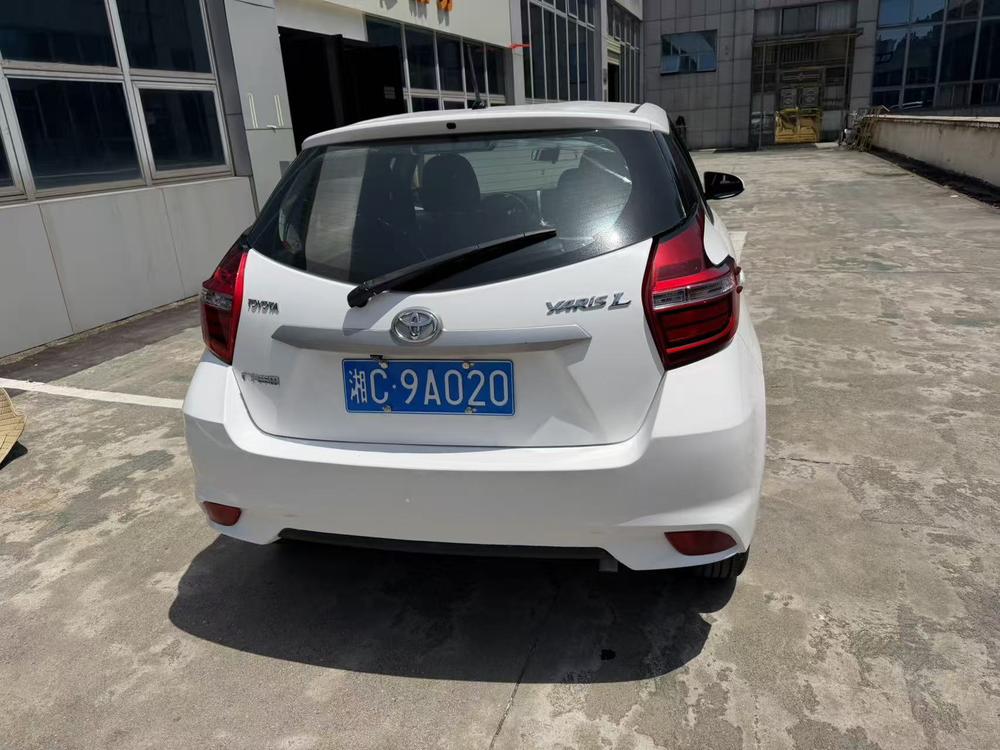 Toyota Yaris L