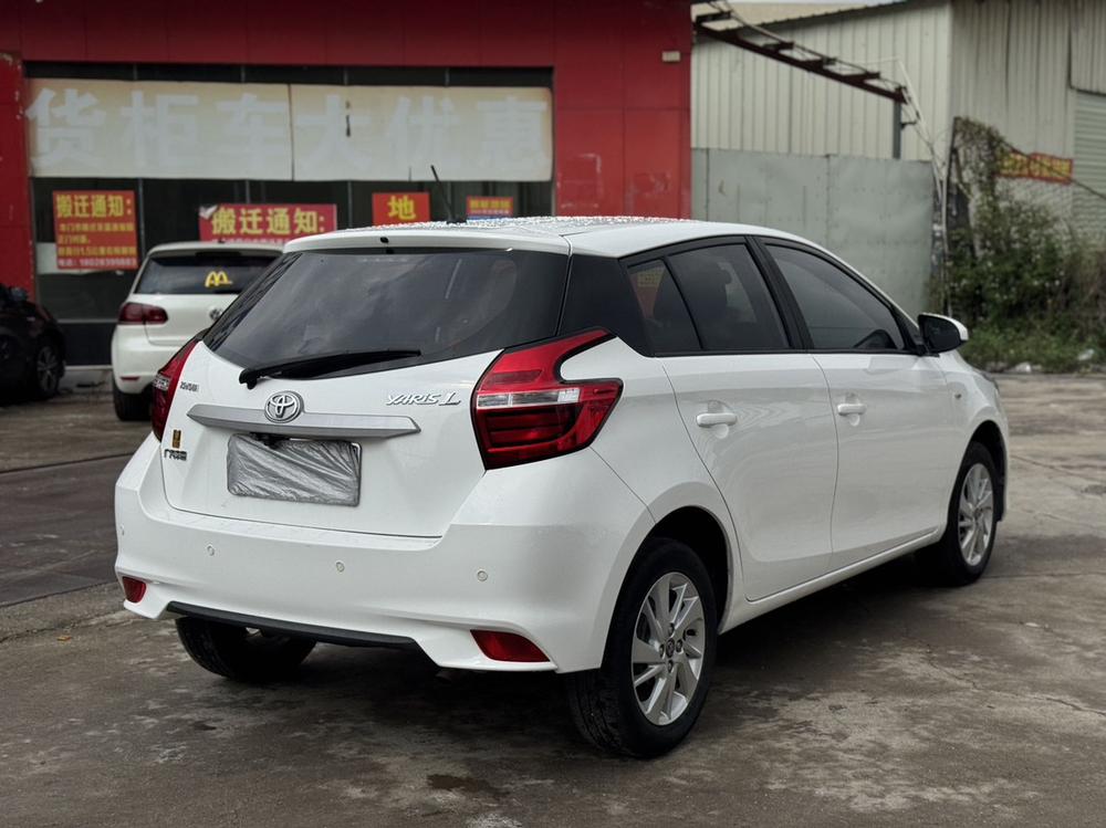 Toyota Yaris L