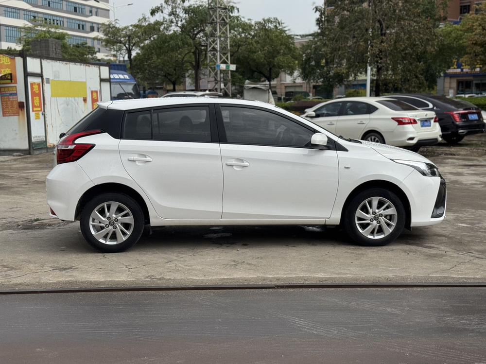 Toyota Yaris L