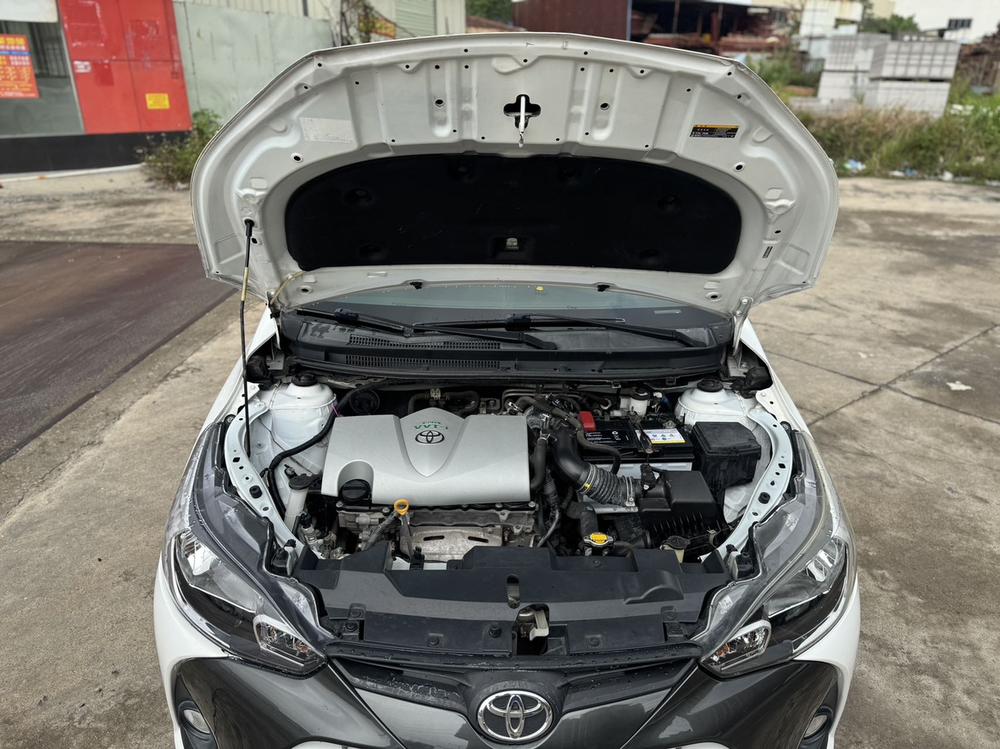 Toyota Yaris L
