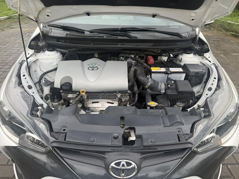 Toyota Yaris L