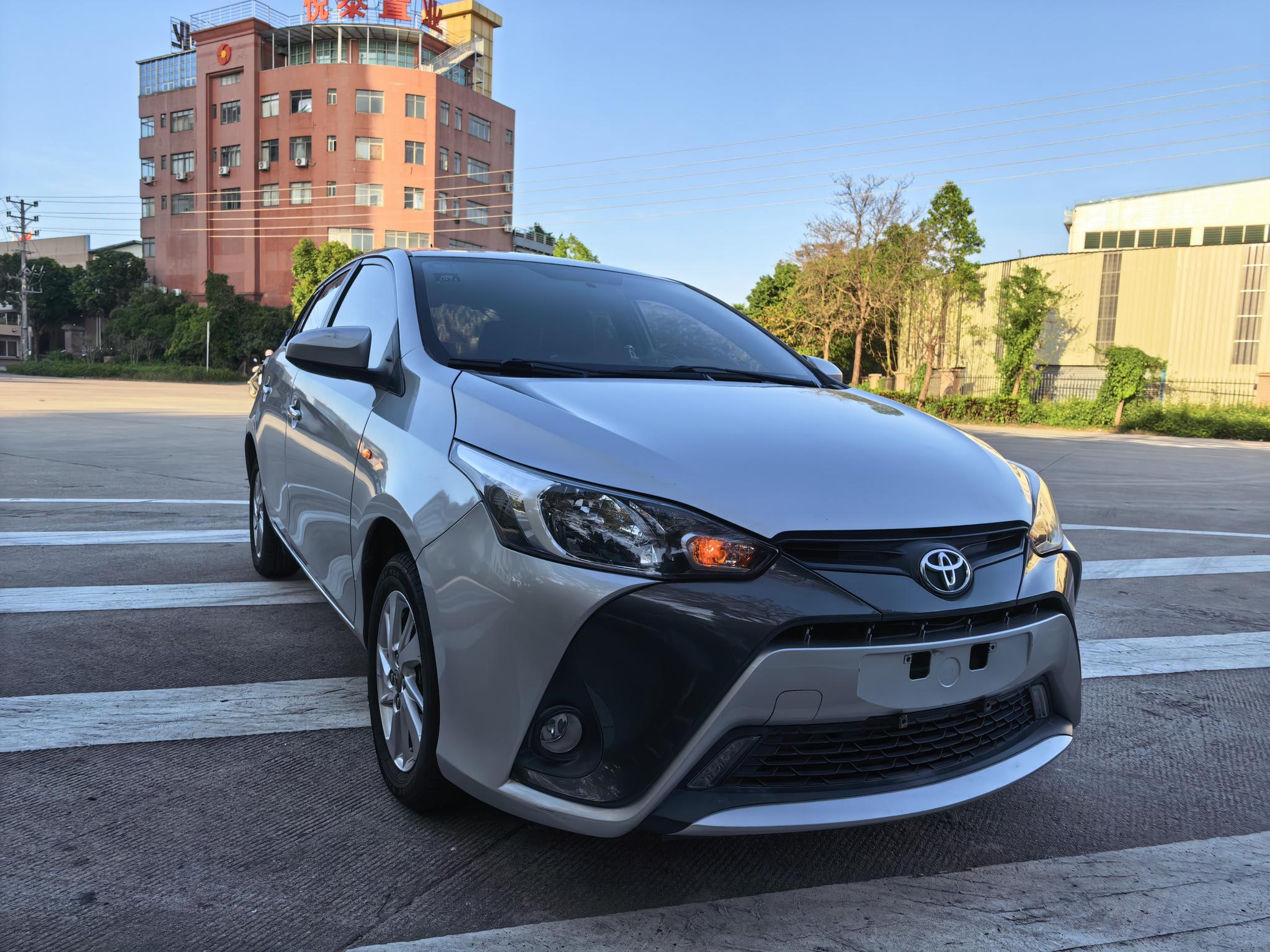 Toyota Yaris L