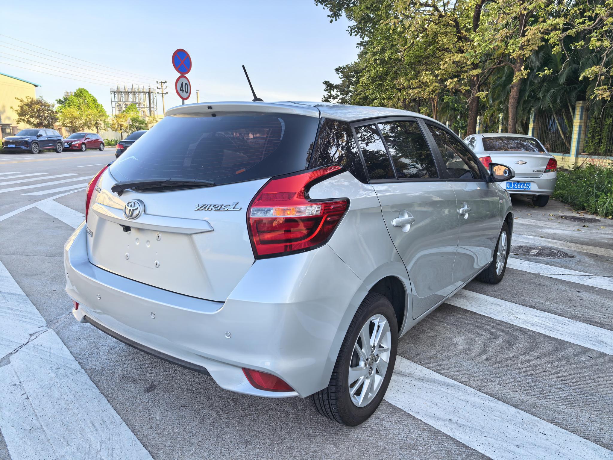 Toyota Yaris L