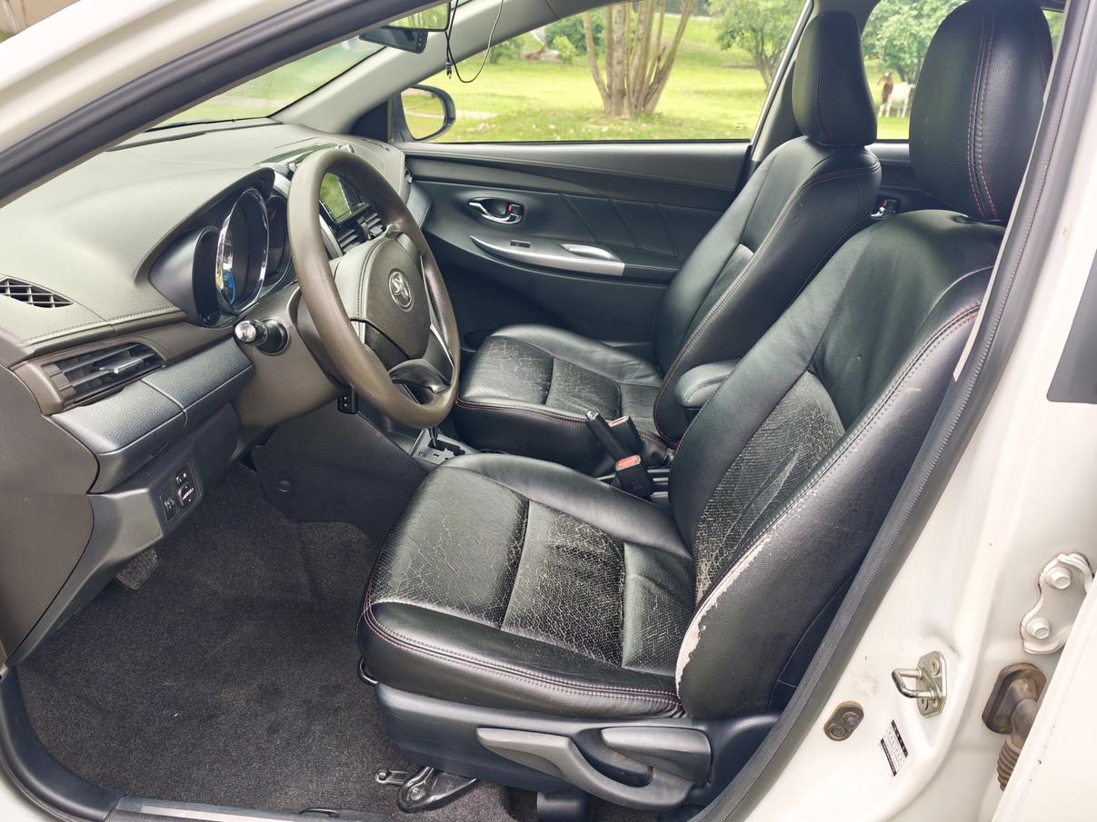 Toyota Yaris L