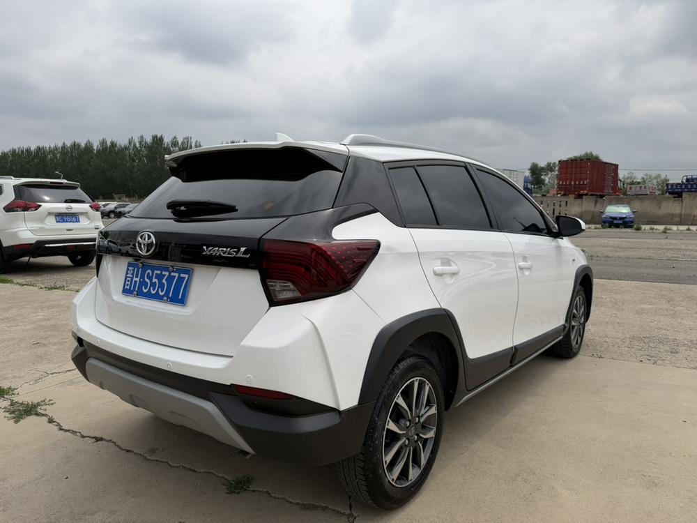 Toyota Yaris L