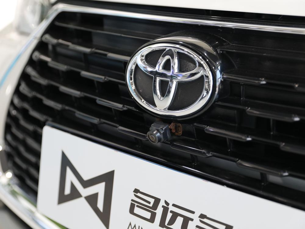 Toyota Yaris L