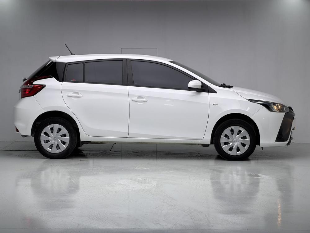 Toyota Yaris L