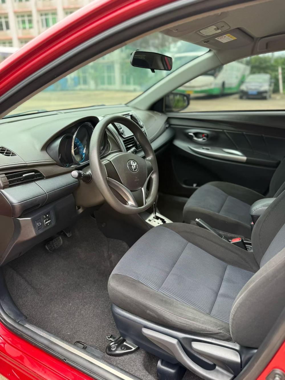 Toyota Yaris L