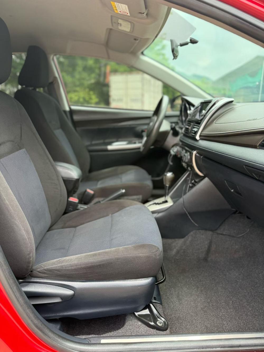 Toyota Yaris L
