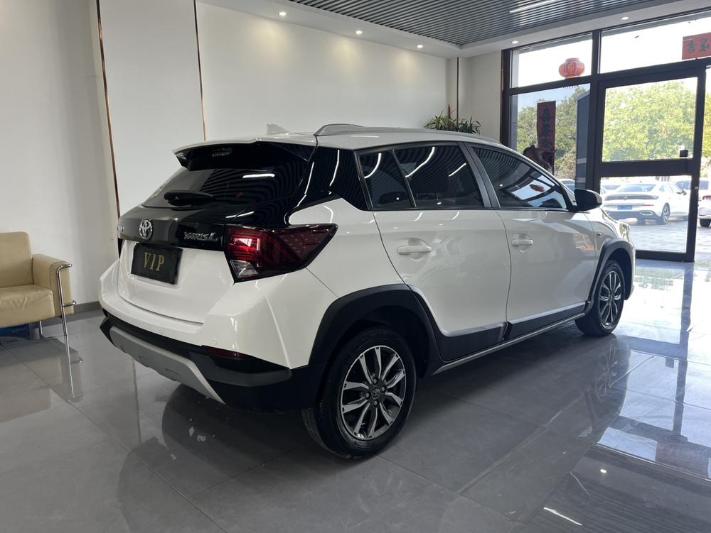 Toyota Yaris L