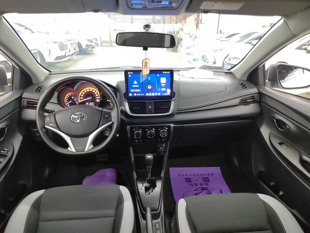 Toyota Yaris L