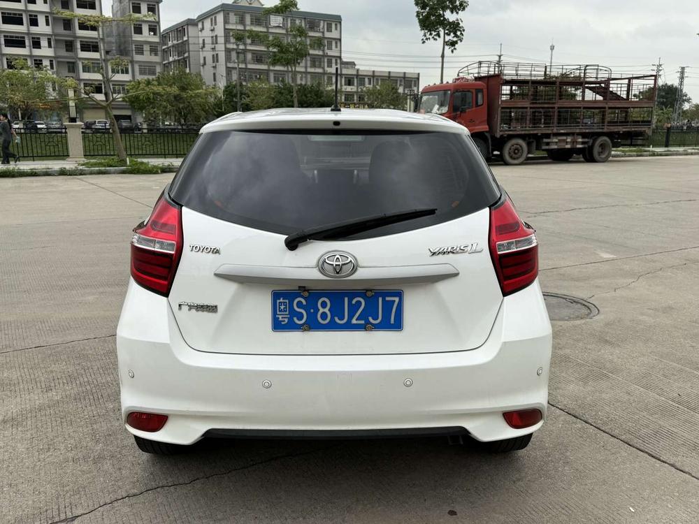 Toyota Yaris L