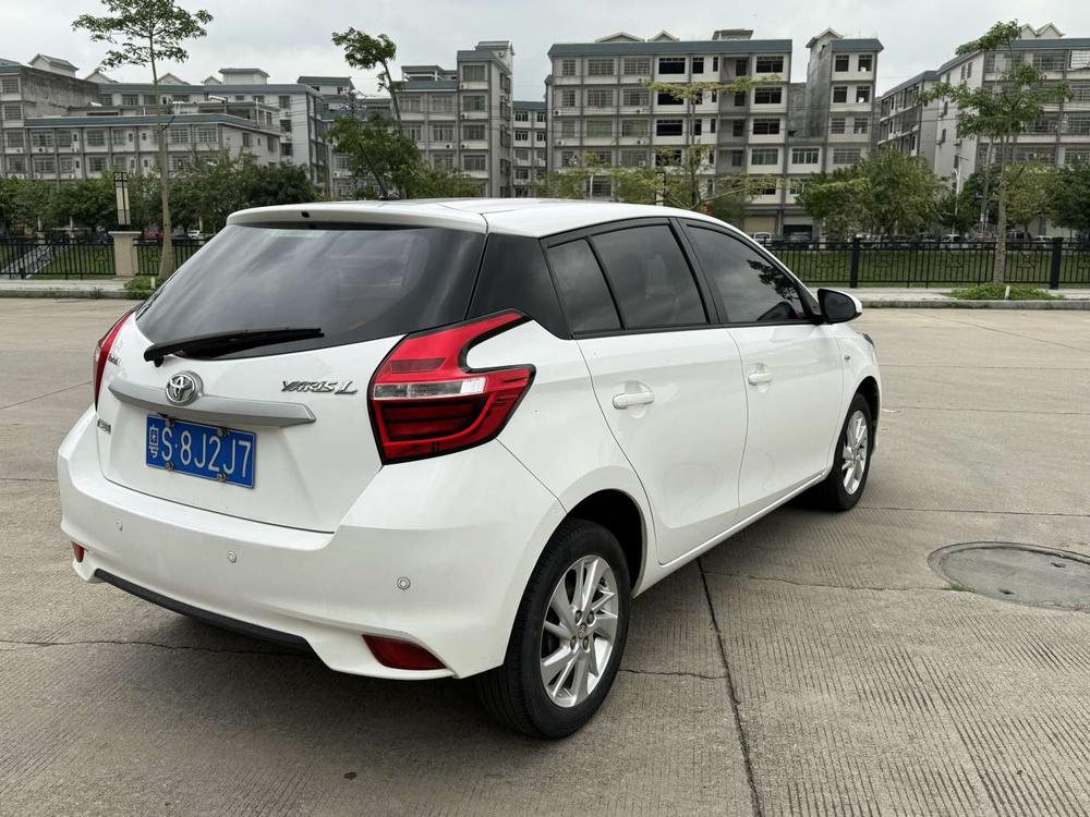 Toyota Yaris L