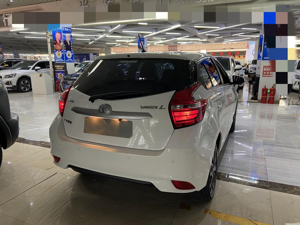 Toyota Yaris L