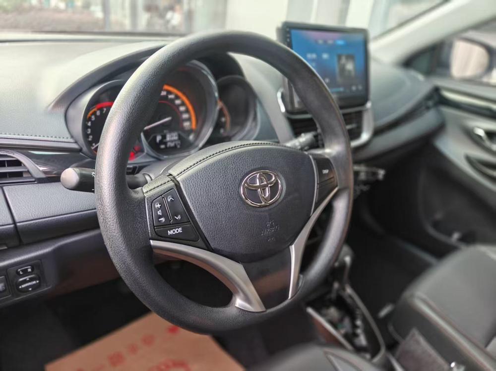 Toyota Yaris L