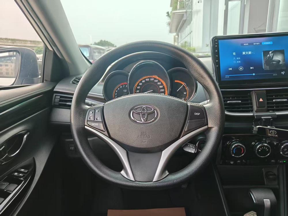 Toyota Yaris L