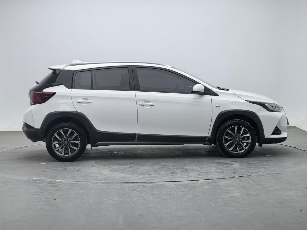Toyota Yaris L